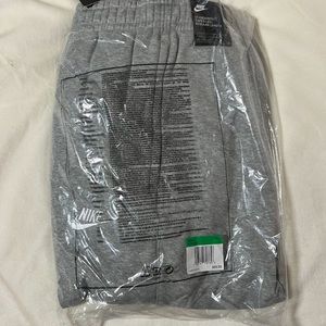 NIKE MEN GRAY JOGGERS
